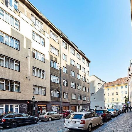 Cozy Old Town Stay - 1-Bedroom Apartment Прага Экстерьер фото